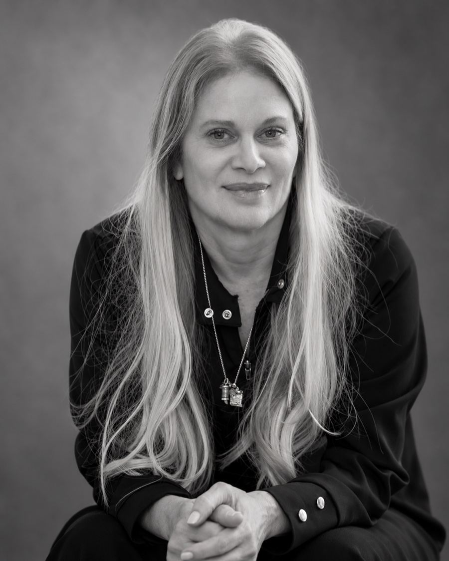 Dra. Vânia Cohen em retrato preto e branco